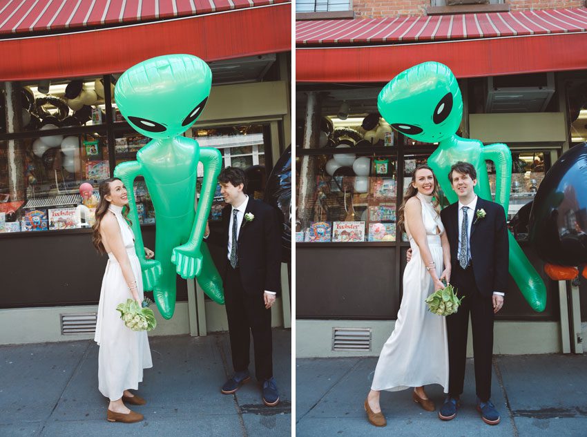 balloon saloon wedding photos posing with alien