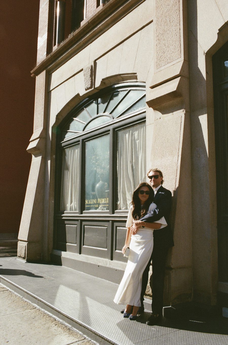 NY City Hall chic wedding | L&L Style Photo NY City Hall wedding couple