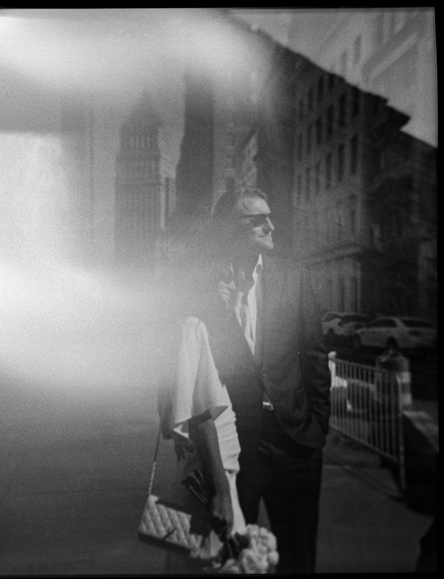 NY City Hall chic wedding | L&L Style Photo NY City Hall wedding couple