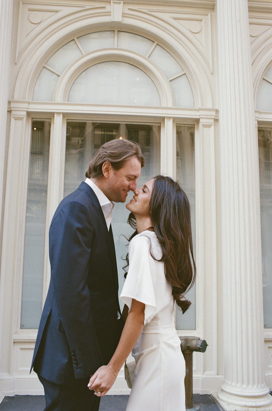 NY City Hall chic wedding | L&L Style Photo NY City Hall wedding couple