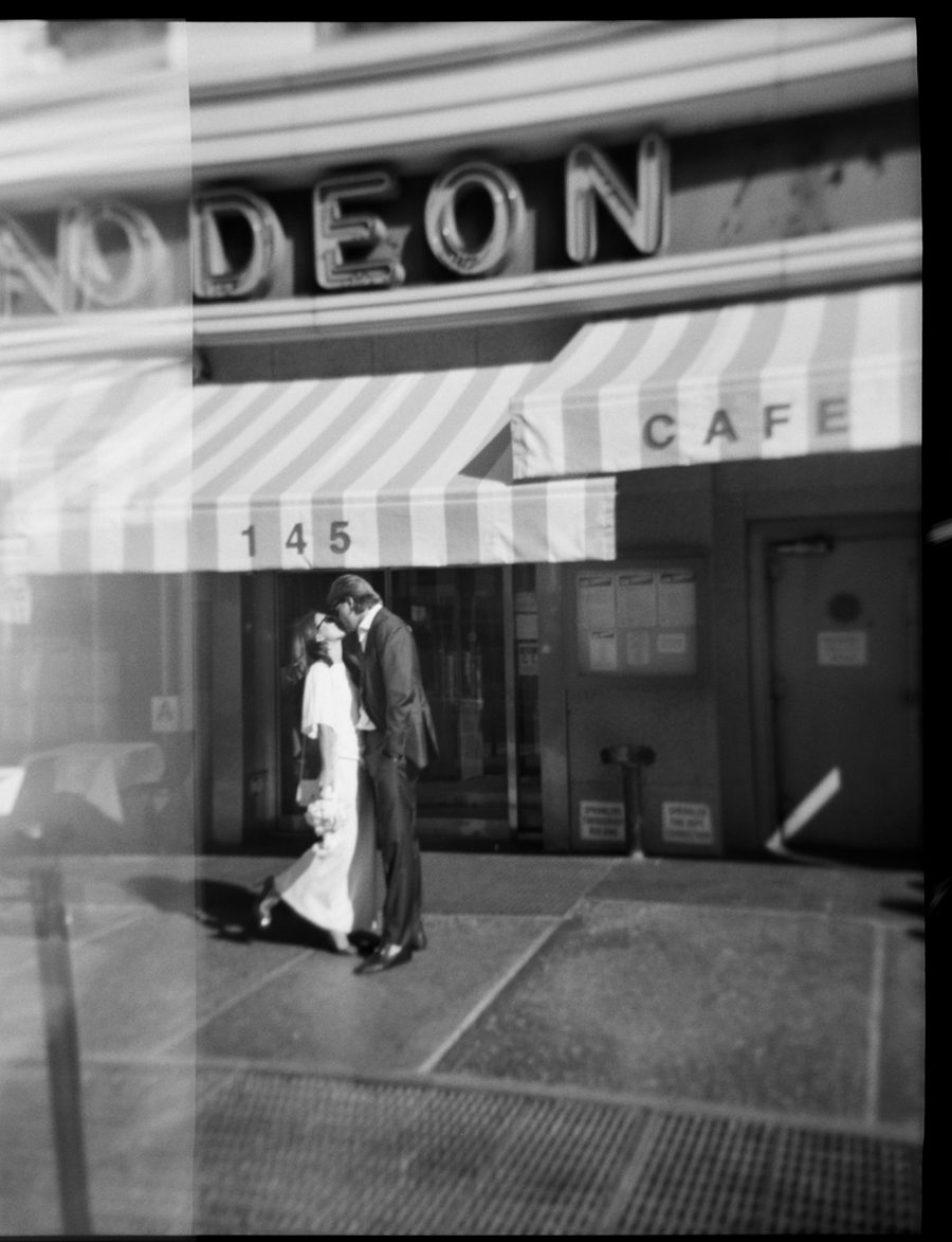 NY City Hall chic wedding | L&L Style Photo NY City Hall wedding couple