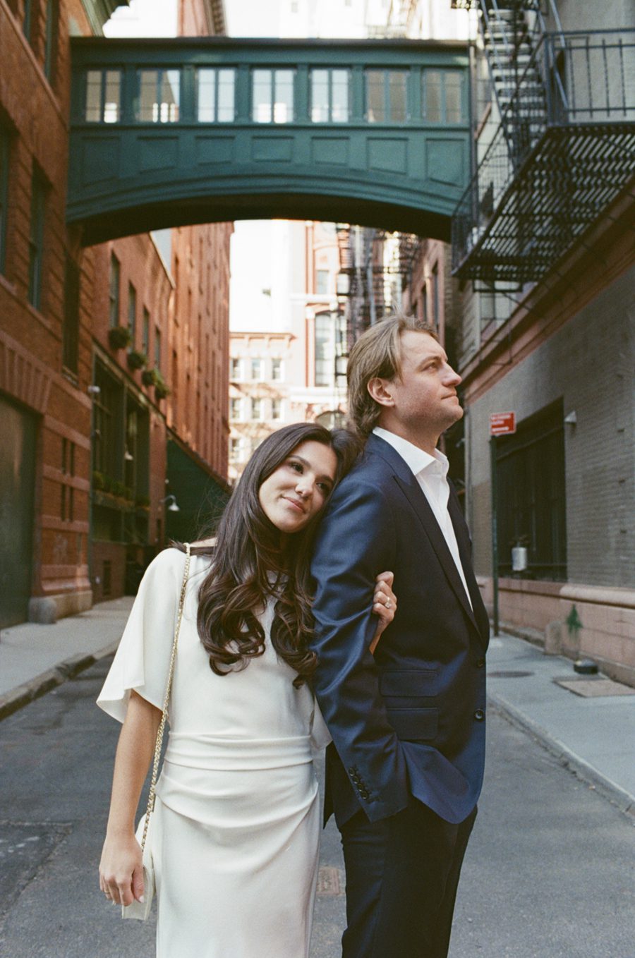 NY City Hall chic wedding | L&L Style Photo NY City Hall wedding couple